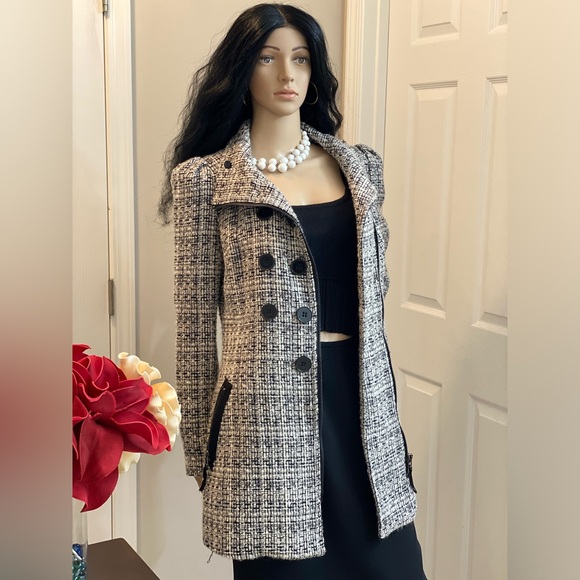 Bebe Jacket, elegant coat with zipper and buttons, great design,very comfortable - Picture 5 of 6